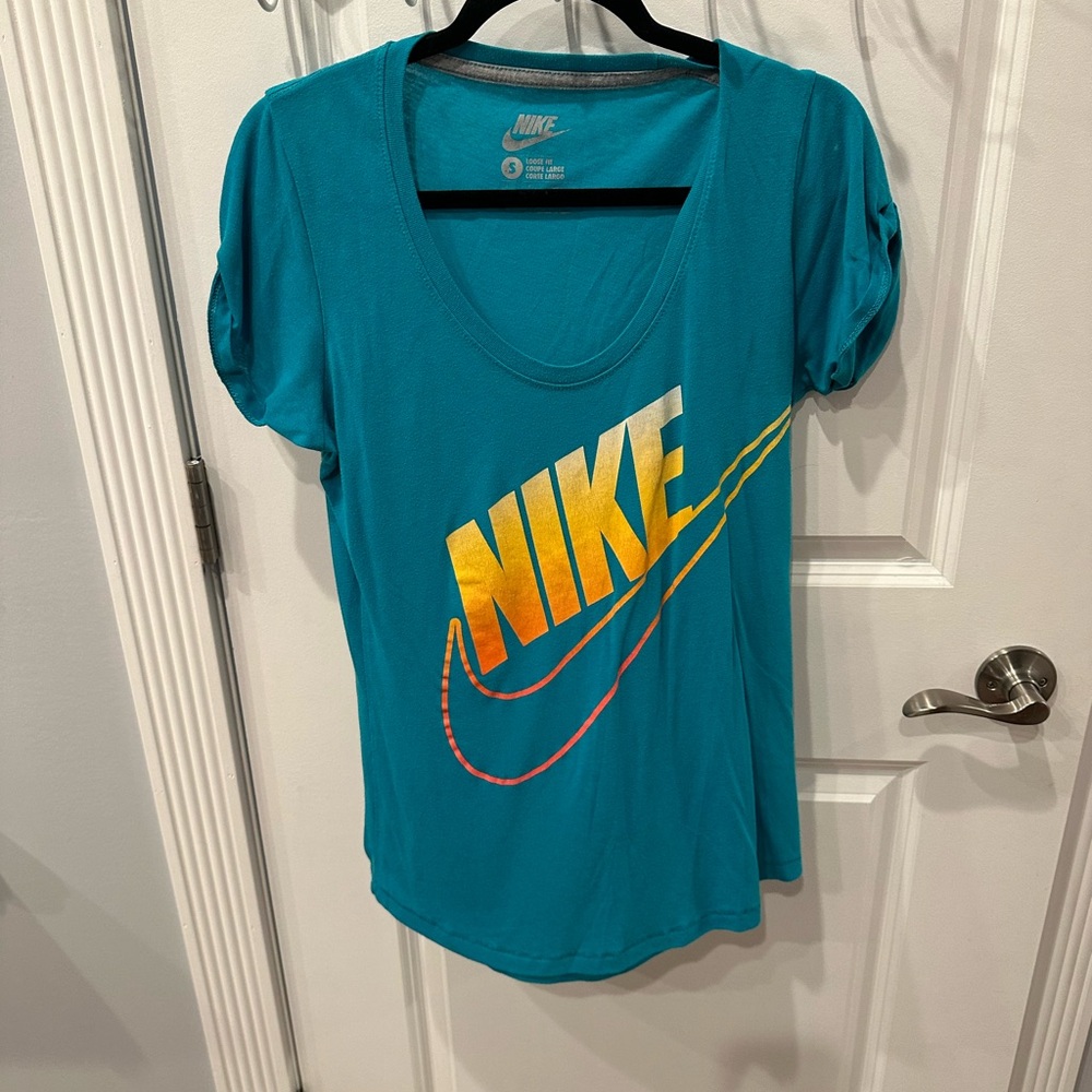 *EUC*Sz S* Nike T-shirt